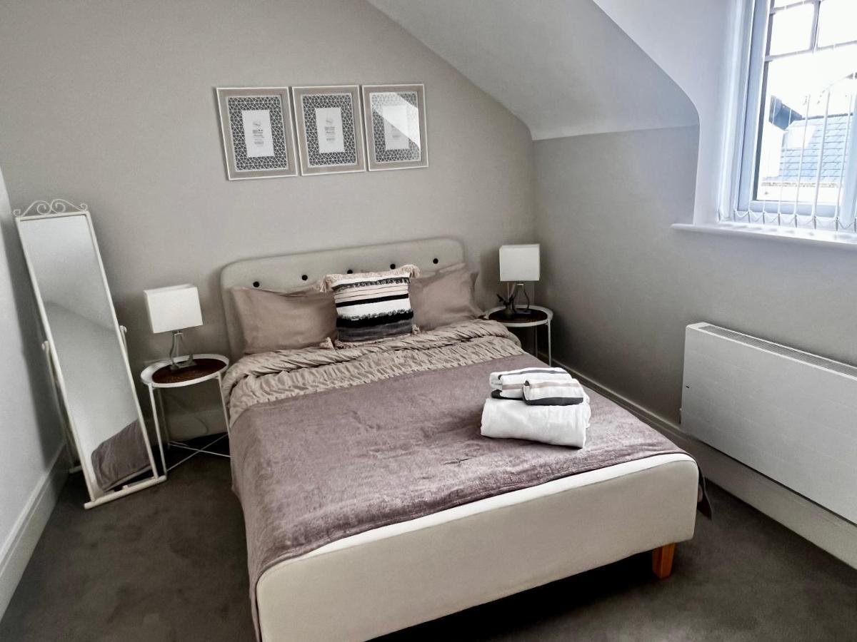 Lakeside Lux Bedroom With Parking, M4 Jct 11, Next To Train Station Reading Eksteriør bilde