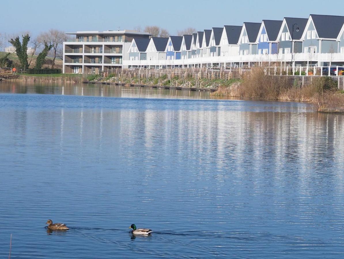 Lakeside Lux Bedroom With Parking, M4 Jct 11, Next To Train Station Reading Eksteriør bilde