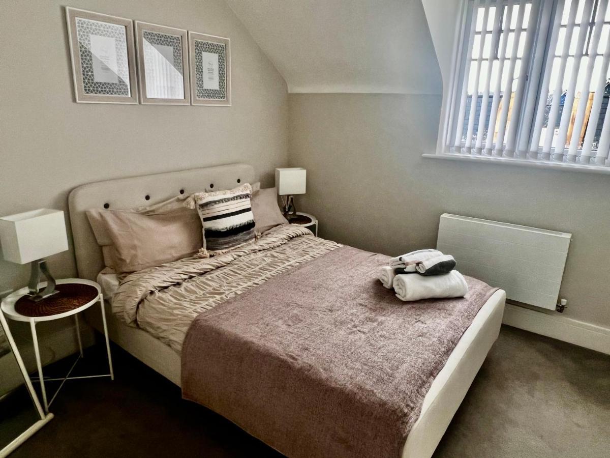 Lakeside Lux Bedroom With Parking, M4 Jct 11, Next To Train Station Reading Eksteriør bilde