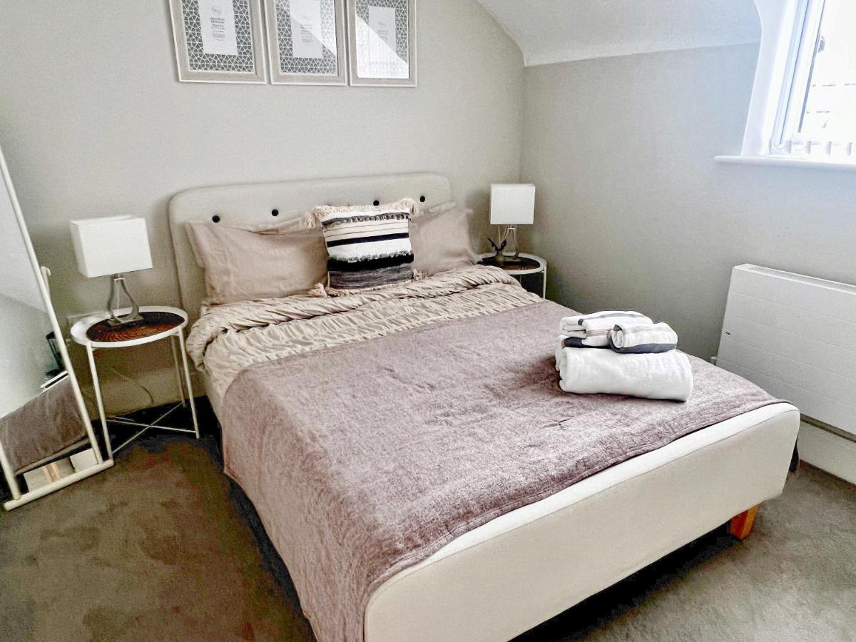 Lakeside Lux Bedroom With Parking, M4 Jct 11, Next To Train Station Reading Eksteriør bilde