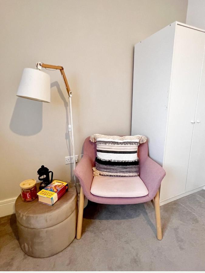 Lakeside Lux Bedroom With Parking, M4 Jct 11, Next To Train Station Reading Eksteriør bilde
